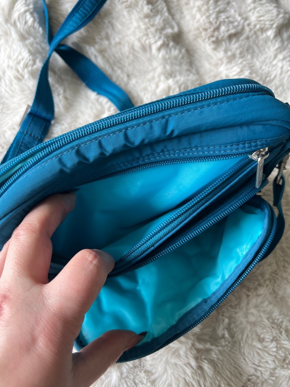 Lug Quilted Crossbody Bag Teal Blue Travel Purse Casual Summer Vacation Bag - Picture 7 of 13